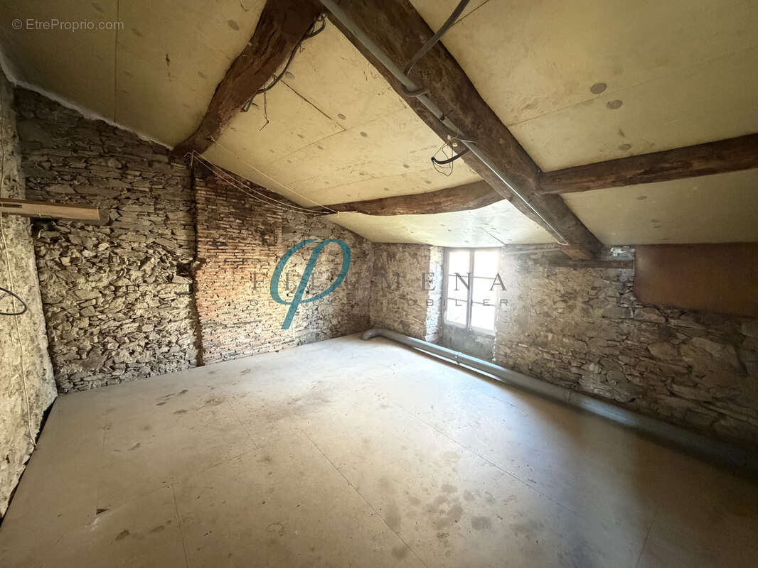 Maison à MONTREVAULT