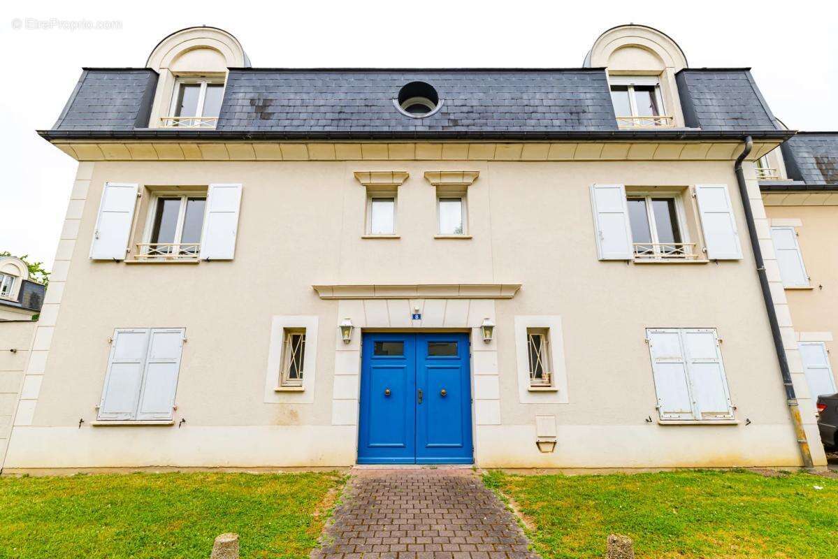 Appartement à LOUVRES