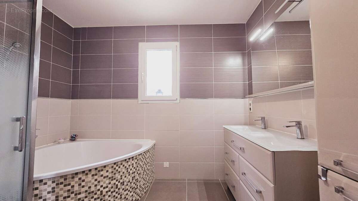 Maison à SAINT-DOULCHARD