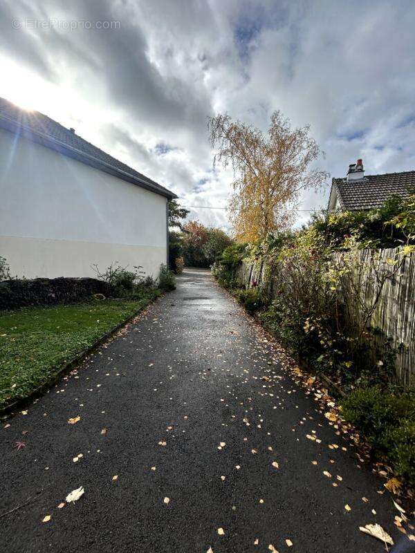 Maison à VARENNES-VAUZELLES