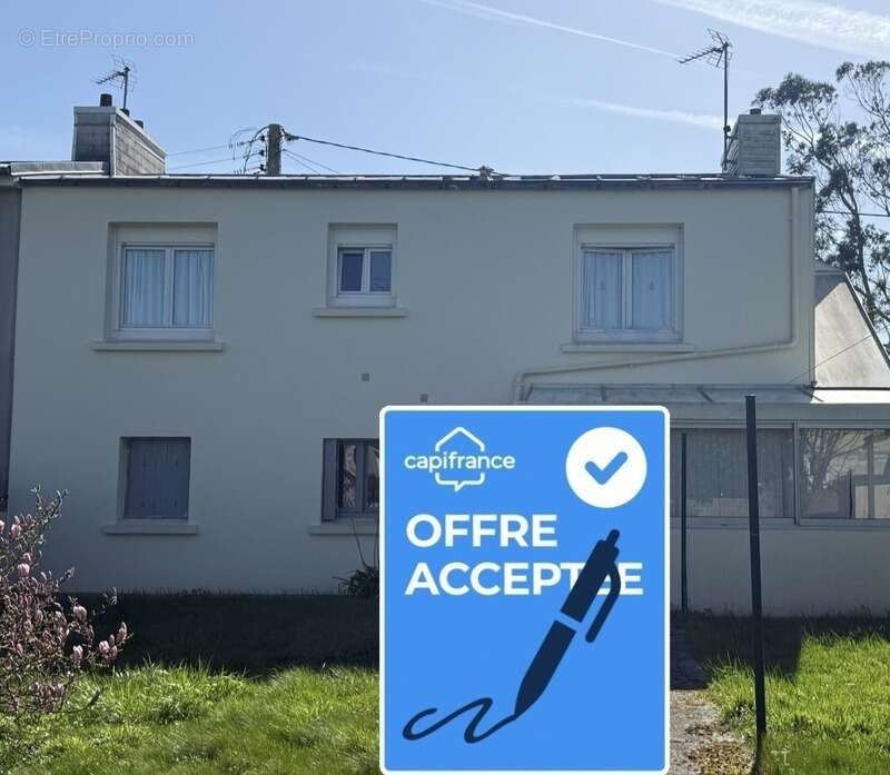Maison à LE RELECQ-KERHUON