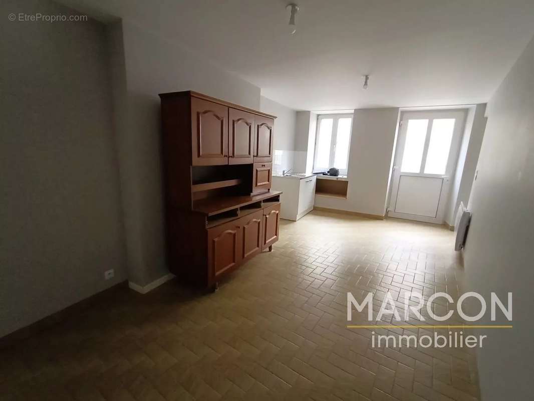 Maison à SAINT-GEORGES-LA-POUGE