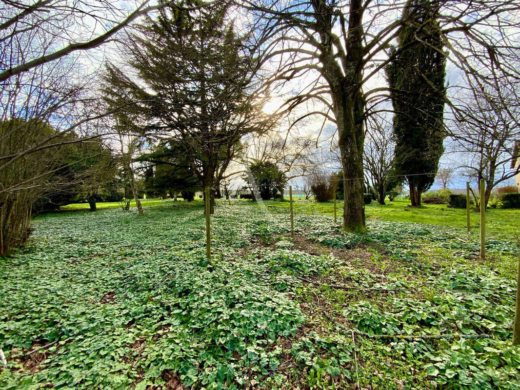 Maison à CRITEUIL-LA-MAGDELEINE