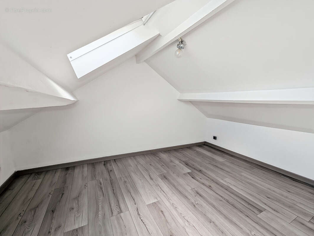 Maison au coeur de Montreuil-sur-Ille - Gare à pied  -  3 niveaux - 27 m2 - photo 15