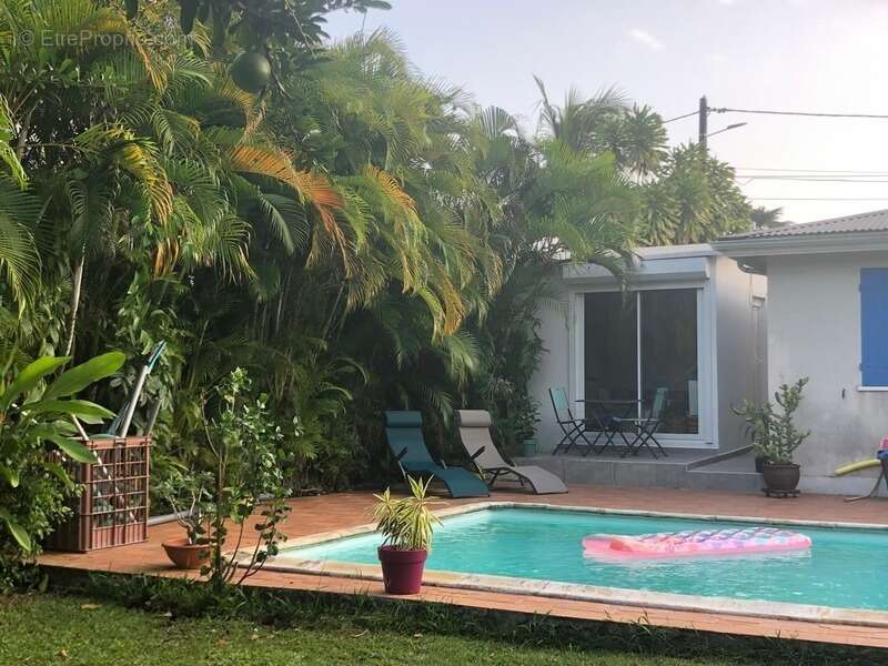 Maison à BAIE-MAHAULT