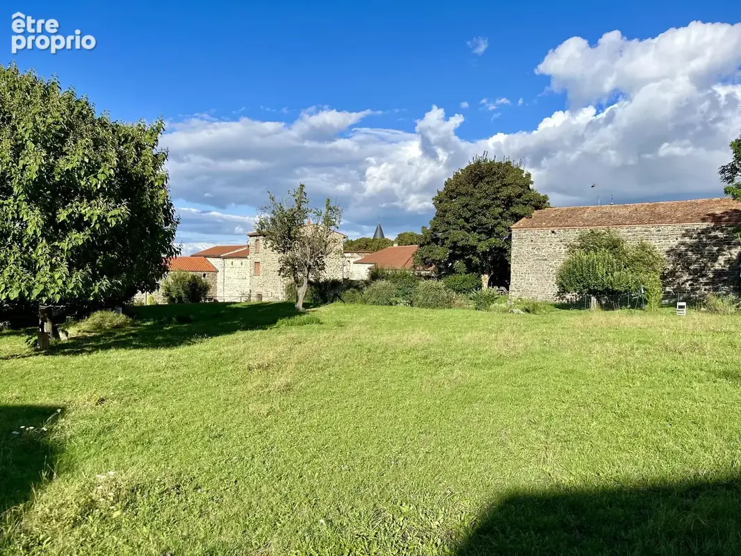 Terrain constructible de 800m2 - photo 5