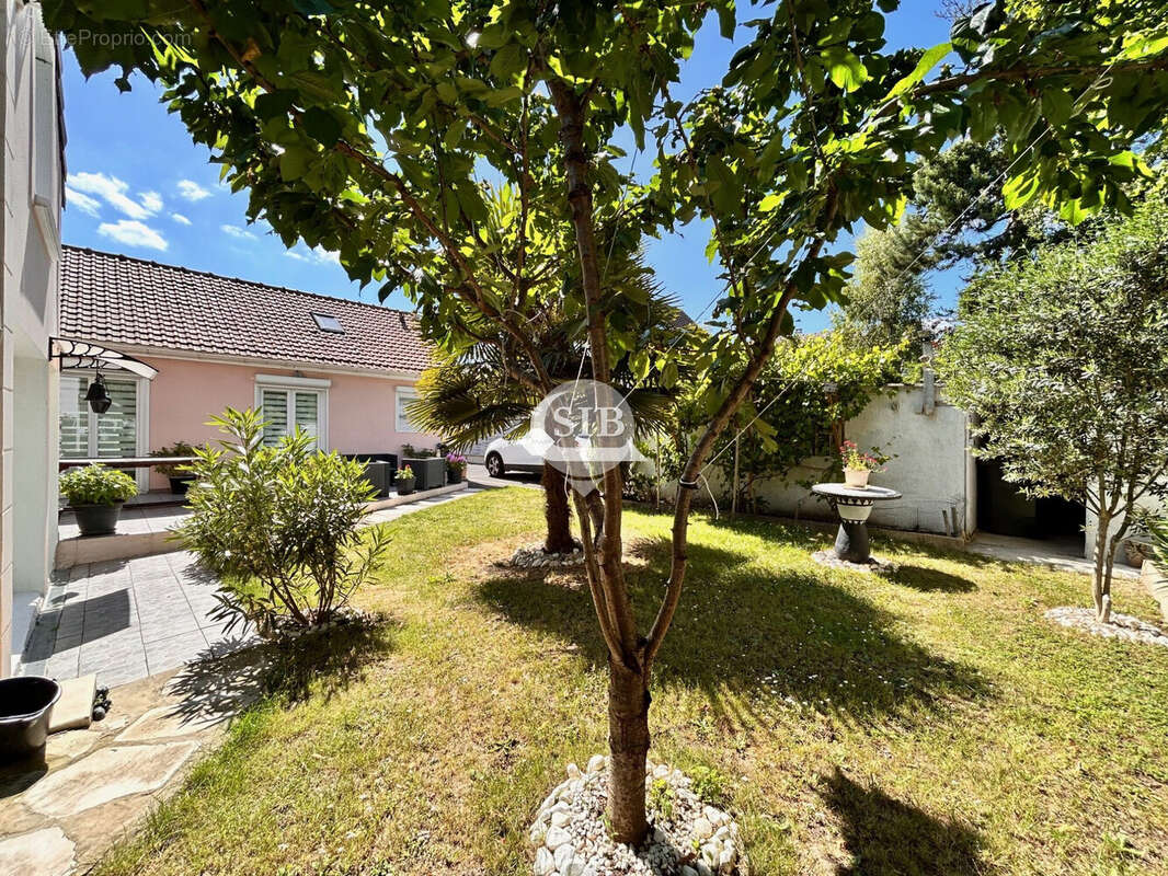 Maison à LEUVILLE-SUR-ORGE
