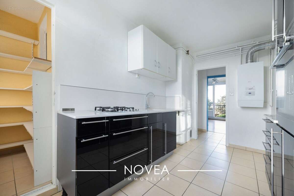 Appartement à MEYZIEU