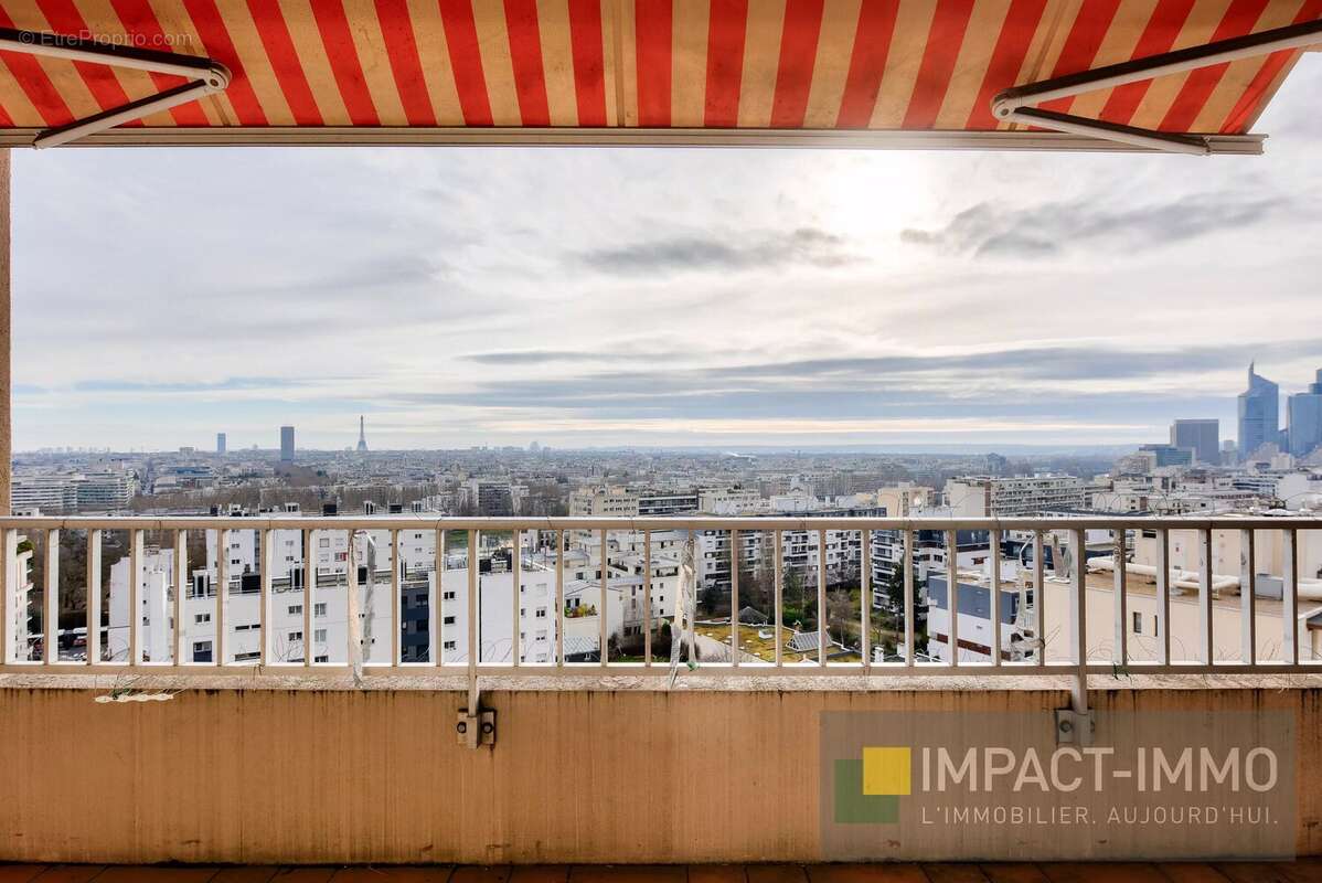 Appartement à COURBEVOIE