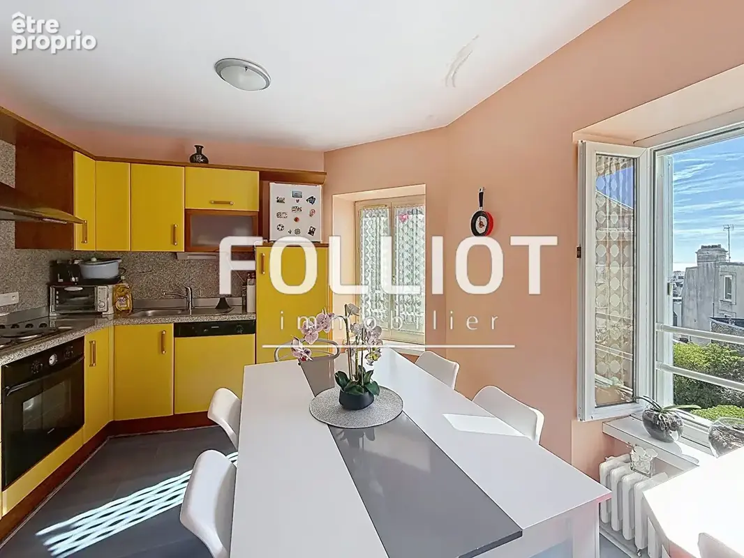 Immeuble à vendre à Granville - Vue mer, centre-ville, idéal investisseur - photo 15