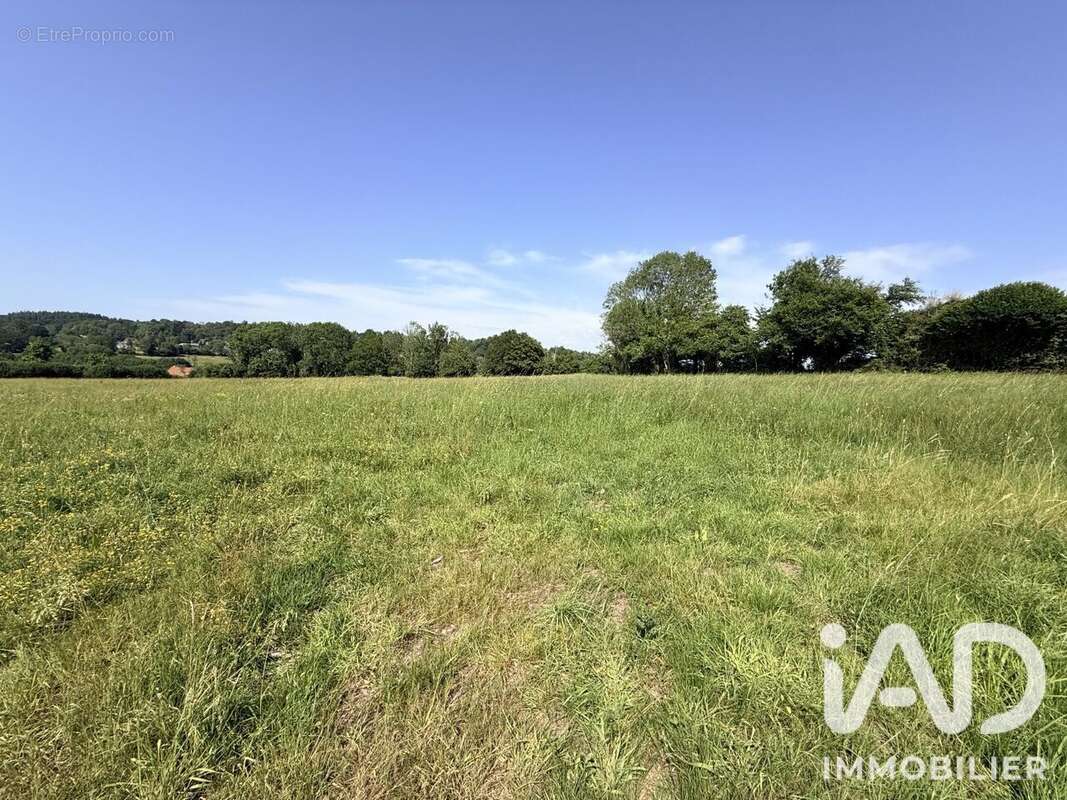 Terrain 577 m² à Pont-L'eveque  - photo 2