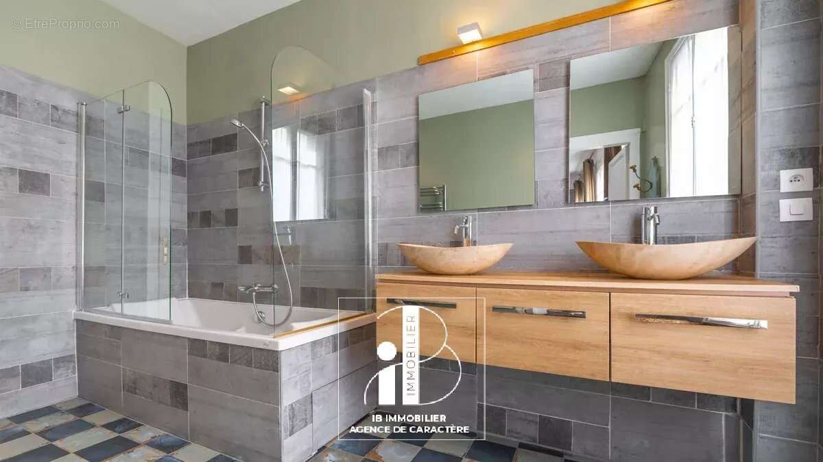 Maison à FONTAINEBLEAU