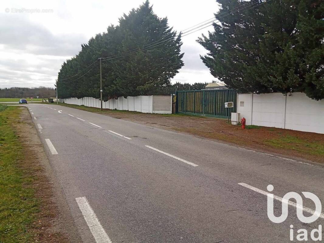 Photo 1 - Terrain à AUNAY-SOUS-CRECY