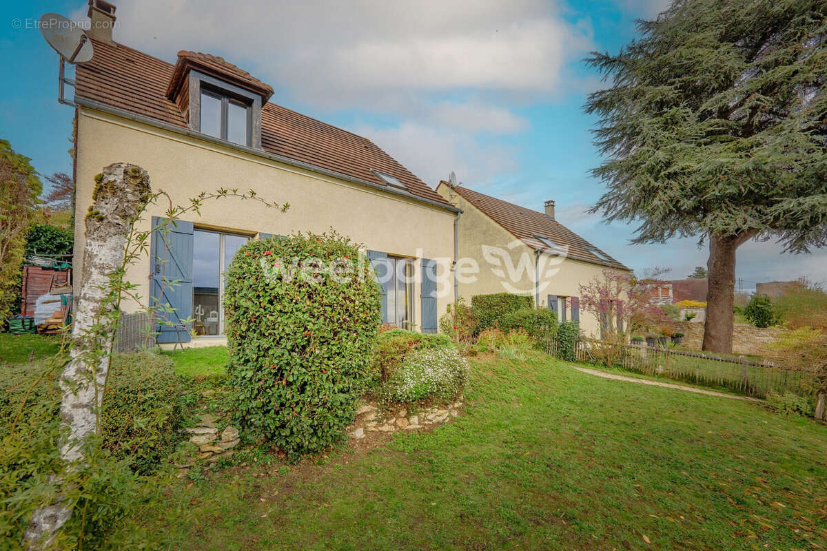 Maison à CHANTELOUP-LES-VIGNES