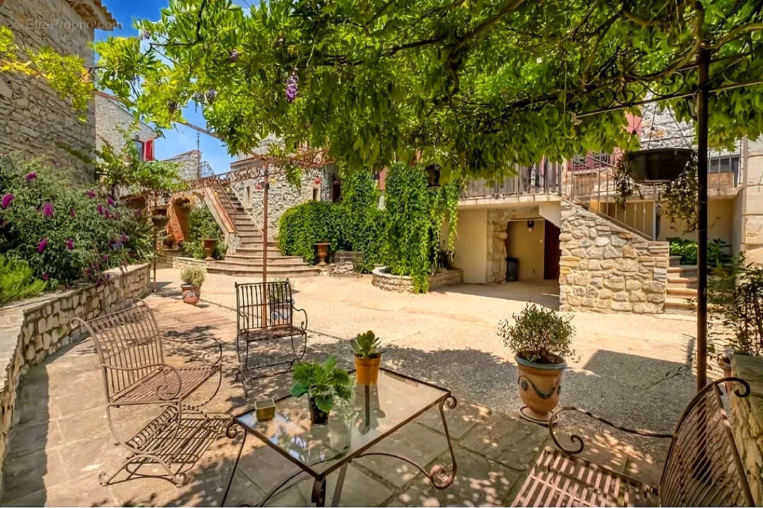 Maison à SAINT-JEAN-DE-SERRES