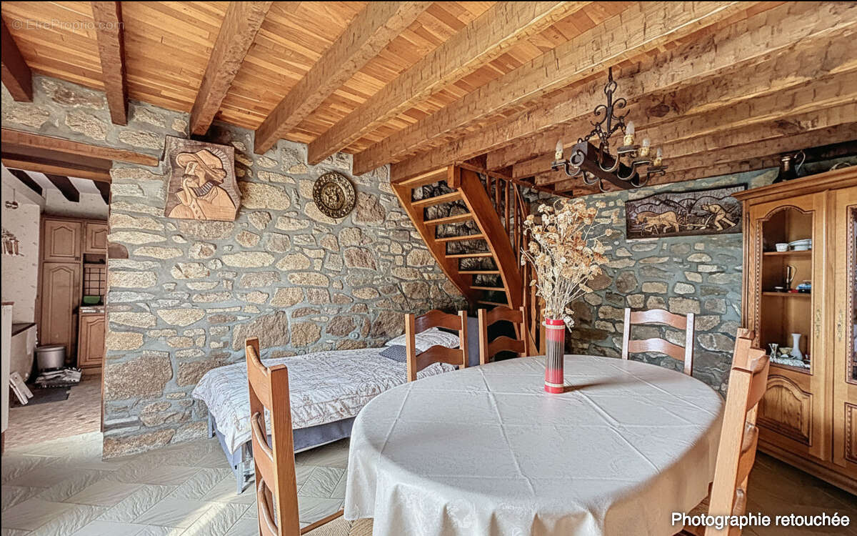 Maison à LOUVIGNE-DU-DESERT