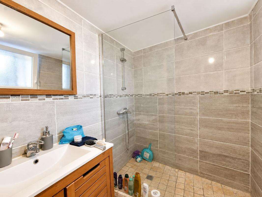 Spécial Investisseur – Mas en Pierre Rénové (2 Logements Loués) - photo 18