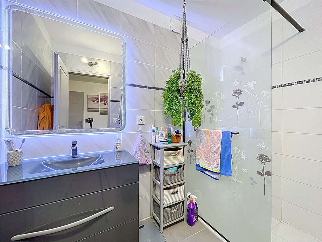 Appartement à PIERREVERT