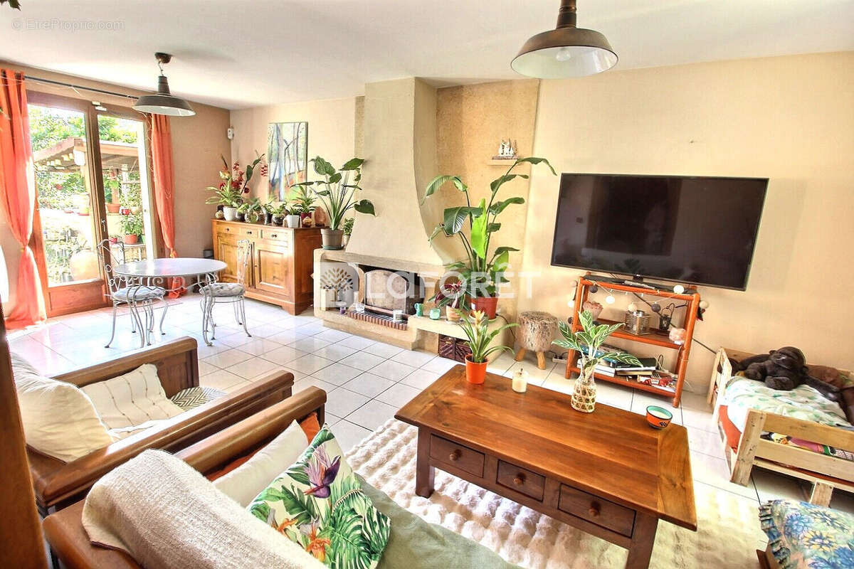 Maison à VILLENEUVE-LA-GARENNE