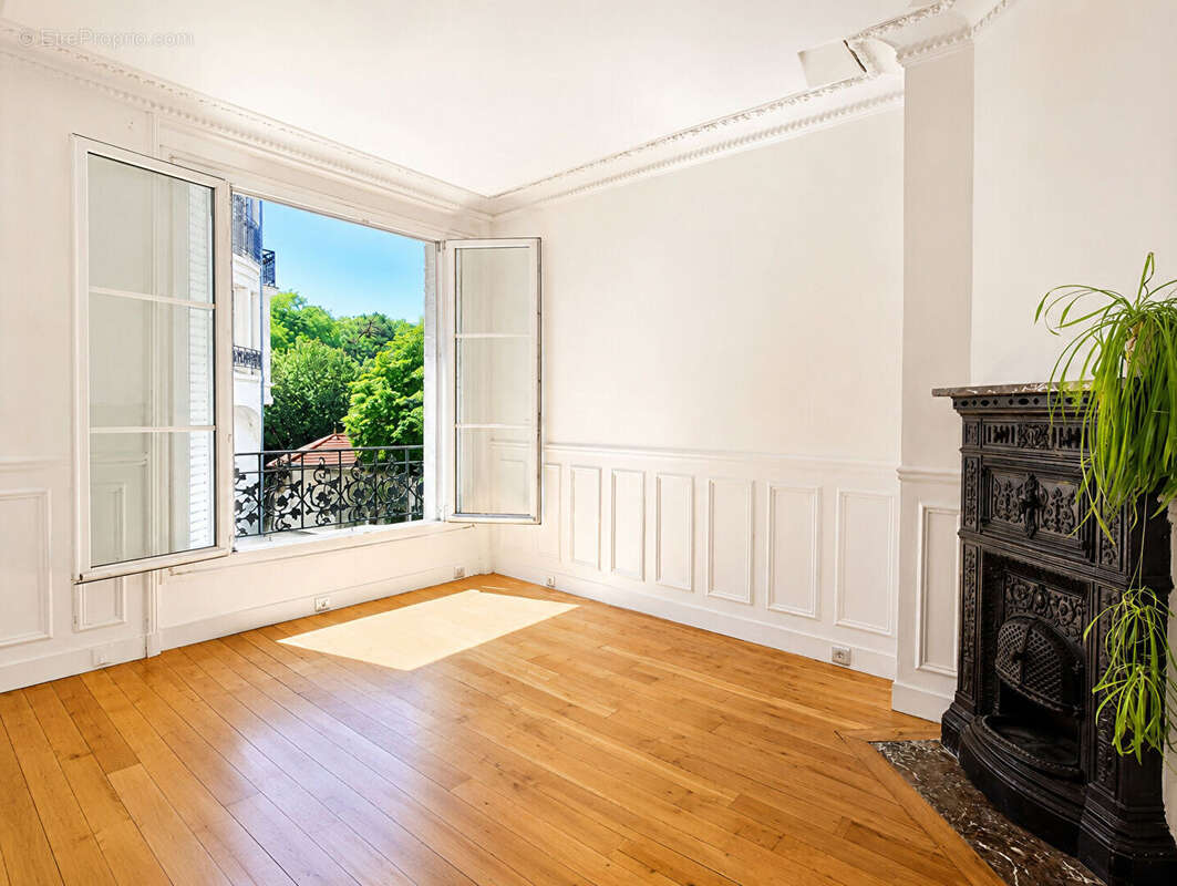 Appartement à PARIS-20E