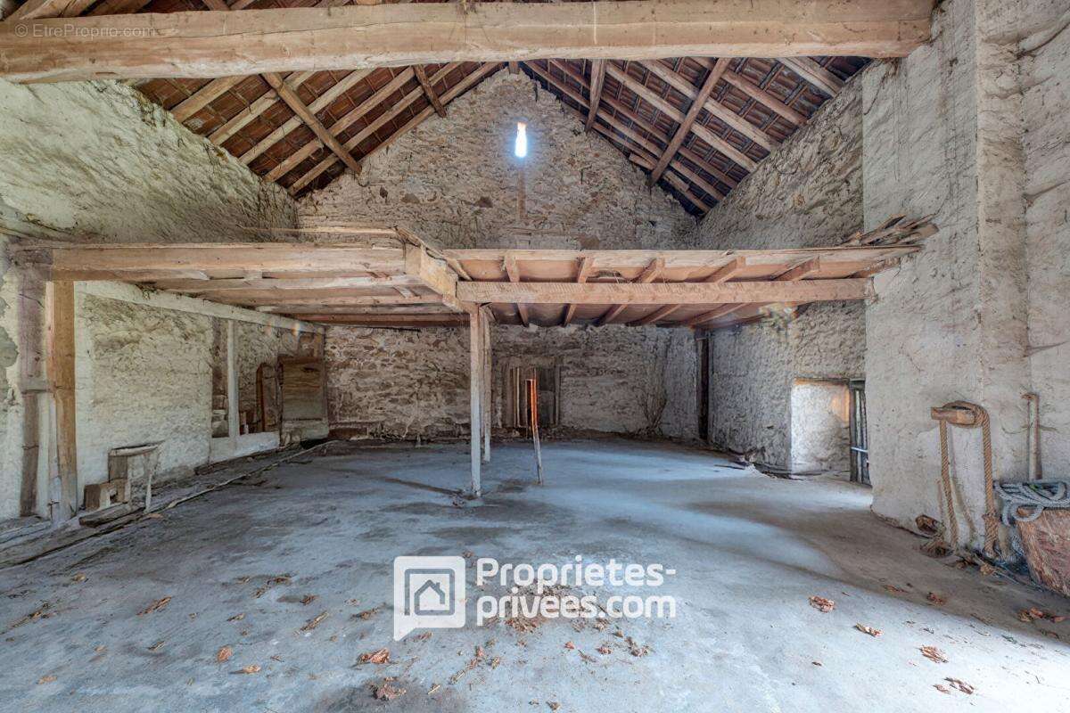 Maison à FONTENAY-LES-BRIIS