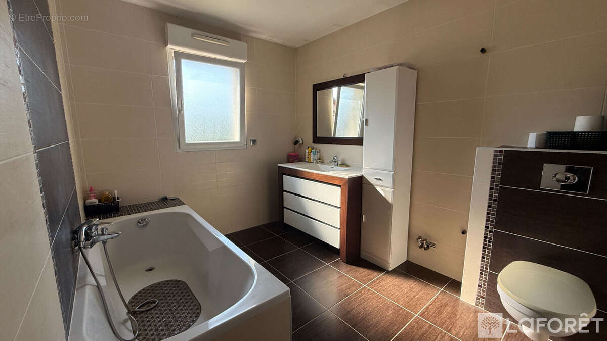 Maison à ROMILLY-SUR-SEINE