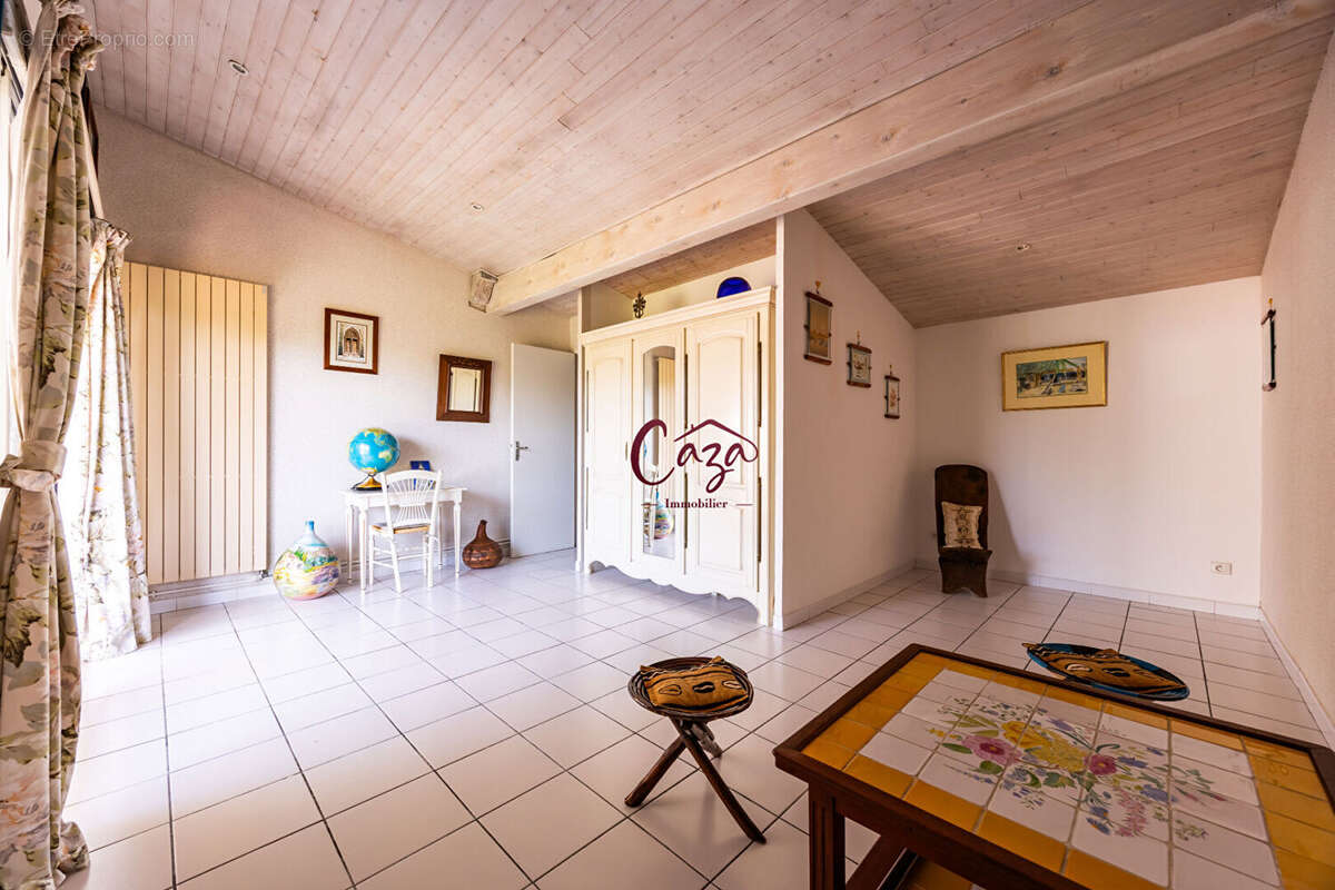 Maison familiale avec piscine , grand garage et studio indépendant MONTUSSAN - photo 12