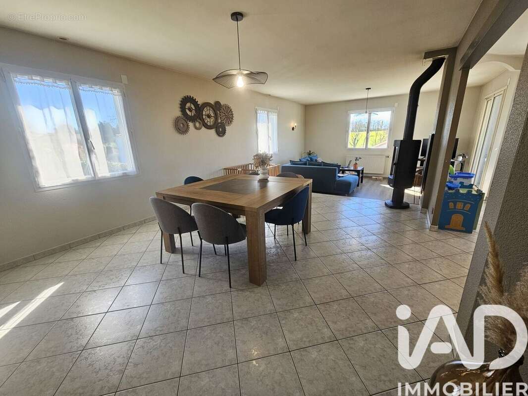 Photo 4 - Maison à SALIGNY