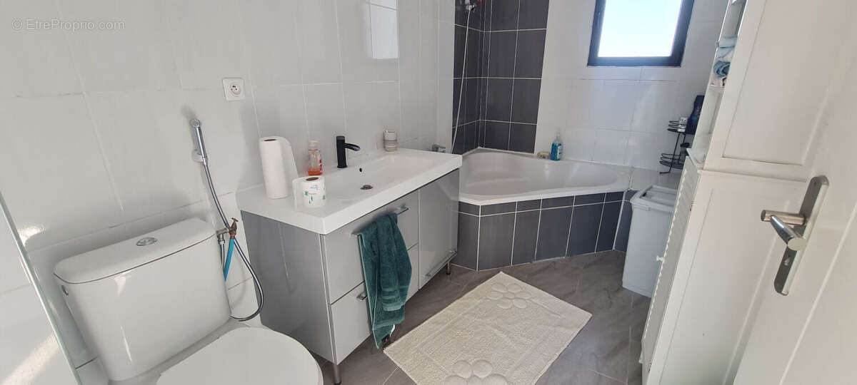 Exclusivité ADESIMMO : Villa récente de 6 pièces à vendre à Longages - photo 11