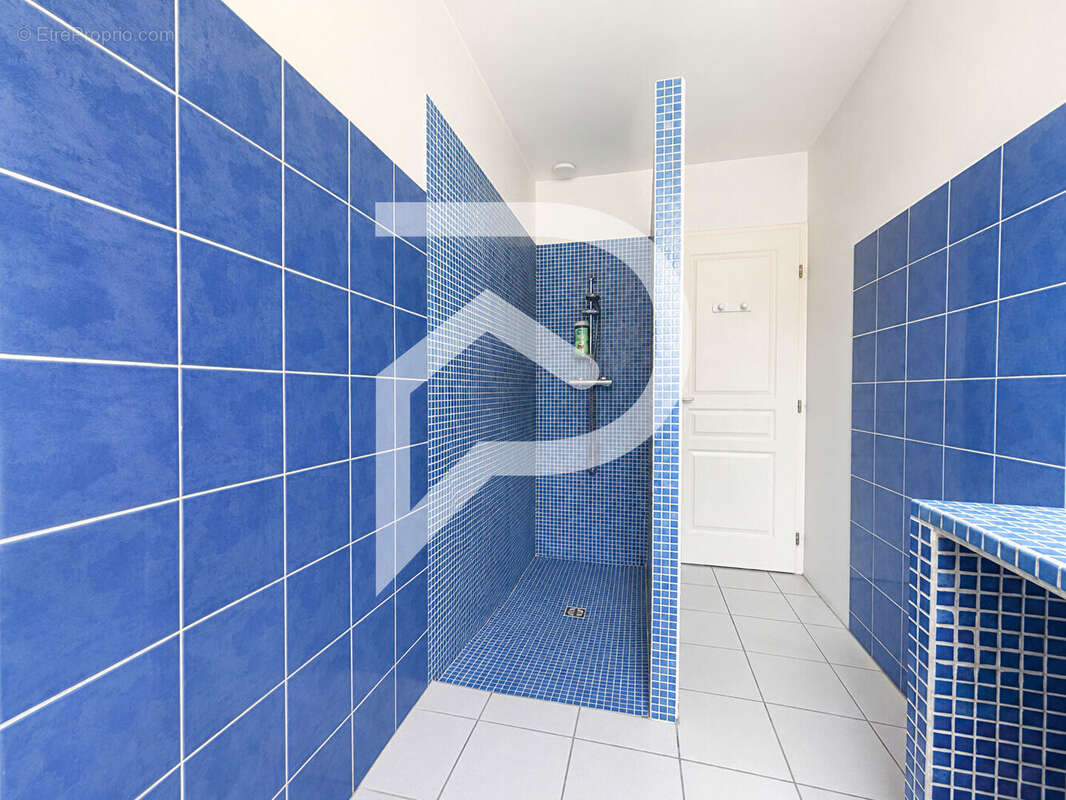 Maison avec piscine 8 pièces 200 m² - photo 14