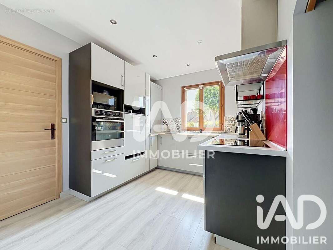 Maison 110 m² à Chevry-Cossigny  - photo 6