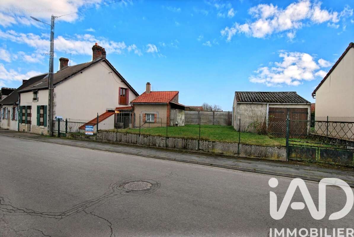 Photo 2 - Maison à OUZOUER-SUR-TREZEE