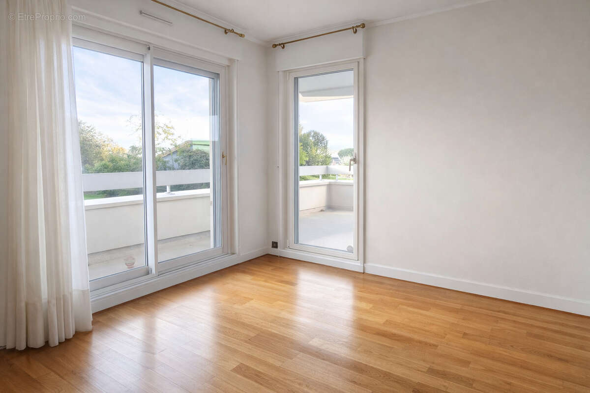 Appartement à BOUGIVAL