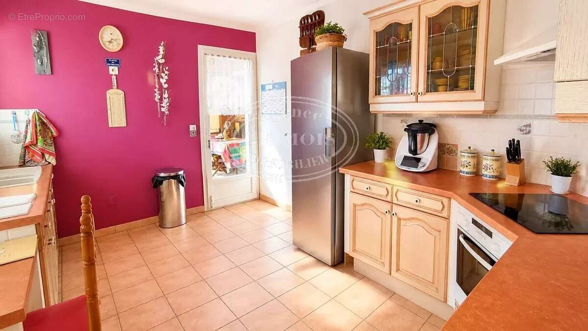 Villa de 110m² terrain de 677m² avec piscine et garage - photo 3