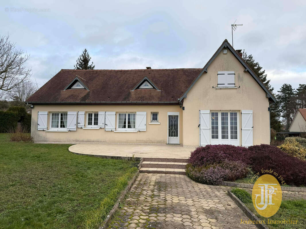 Maison à CIVIERES