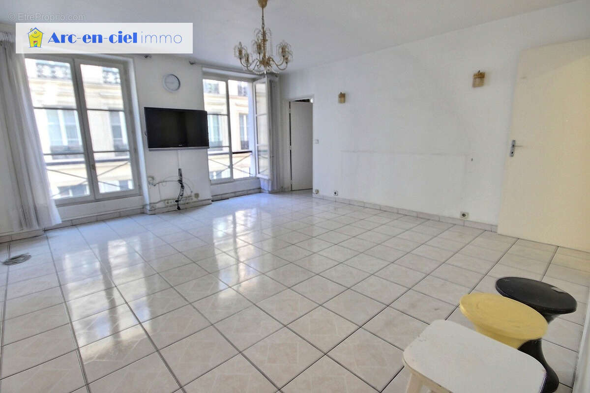 Appartement à PARIS-10E