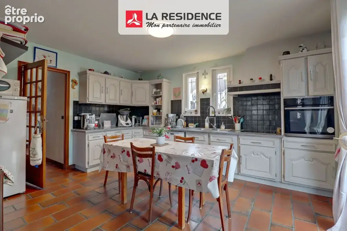 Maison 7 pièces 193 m² à vendre à Neuville-Sur-Oise (95000) - photo 3
