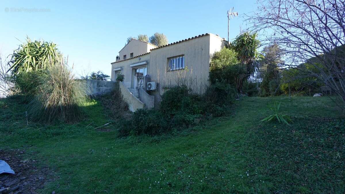 Maison à LE ROURET