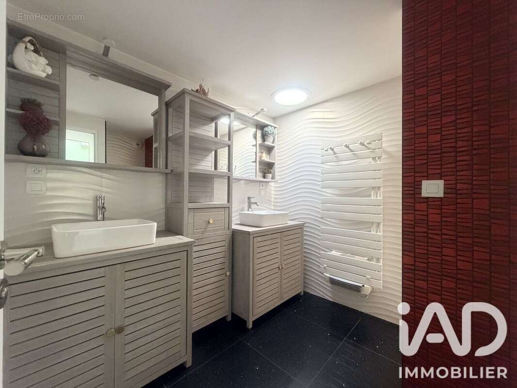 Maison 130 m² à Merignac  - photo 7