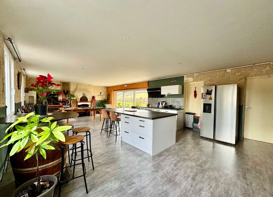 Maison à LA SALVETAT-SUR-AGOUT