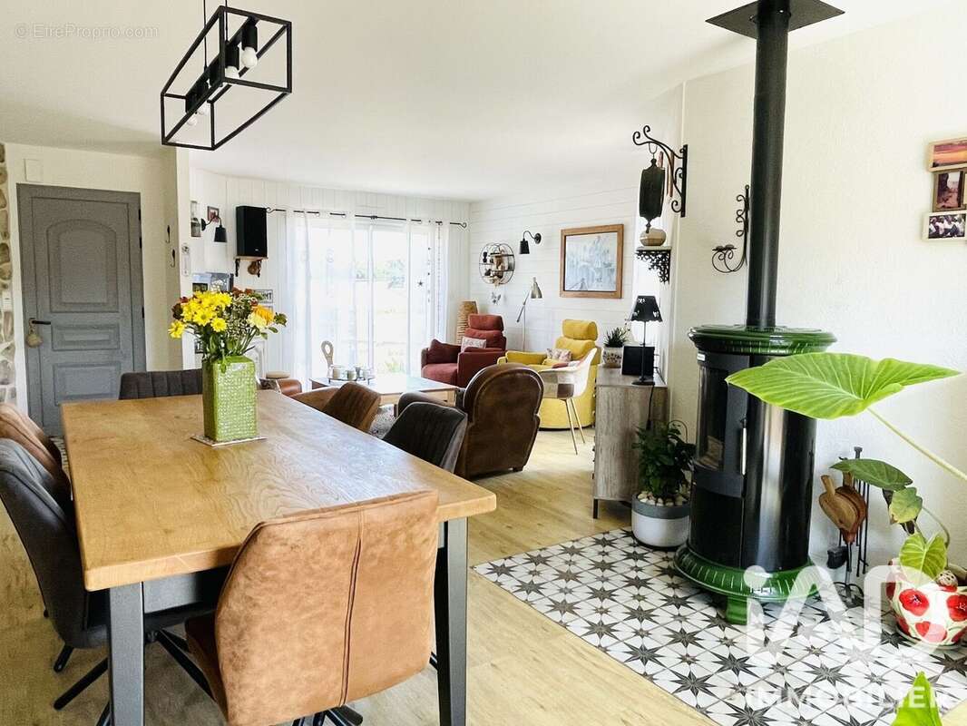 Maison 129 m² à Somloire  - photo 8