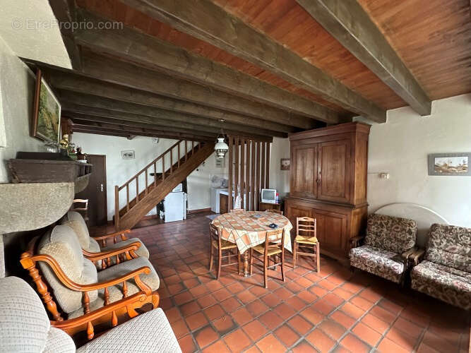 Maison à ESPINASSE