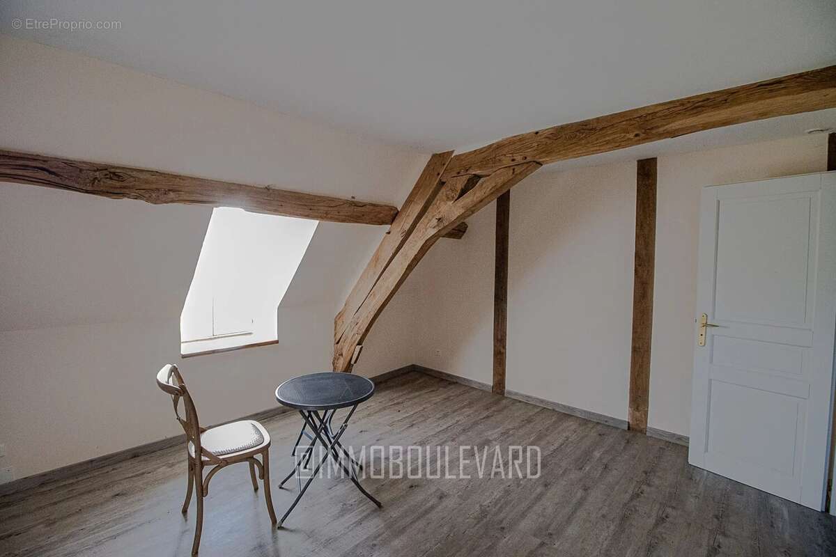 Maison à BOUSSAC-BOURG