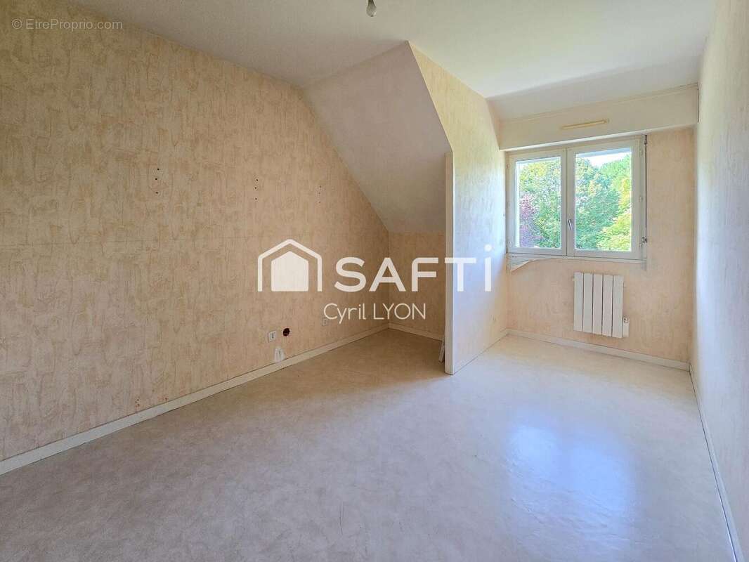 Maison 103 m² à Gennes  - photo 9