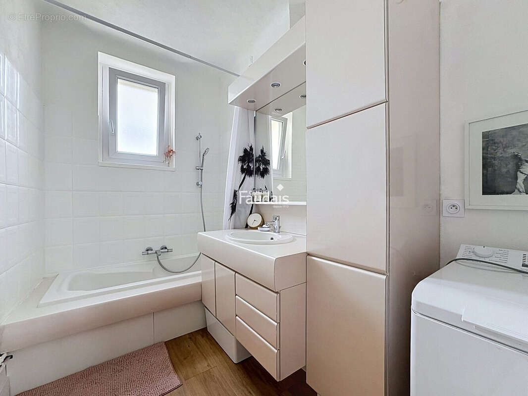 Appartement 86 m² à Saint-Lo  - photo 9