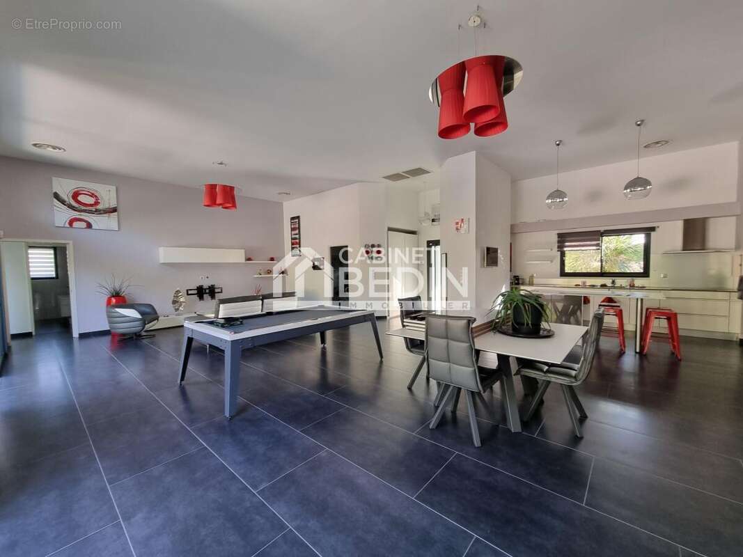 Maison à CASTRES-GIRONDE