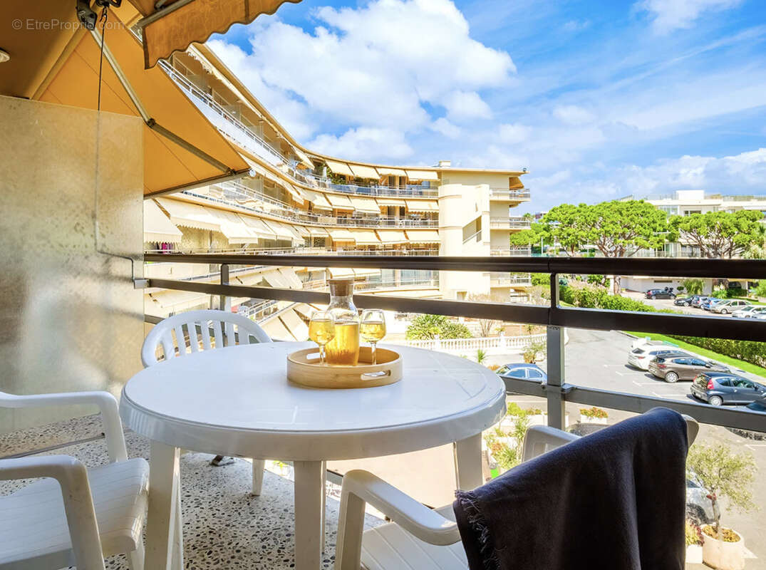 Appartement à SAINT-LAURENT-DU-VAR