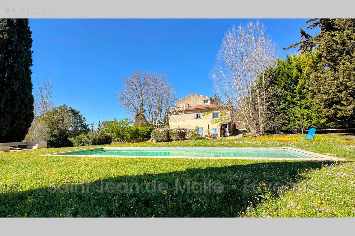 Appartement à LE THOLONET