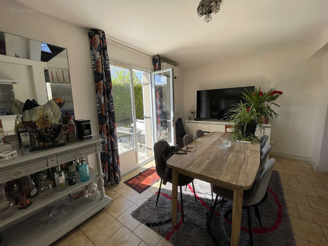 Maison à COLLEVILLE-MONTGOMERY