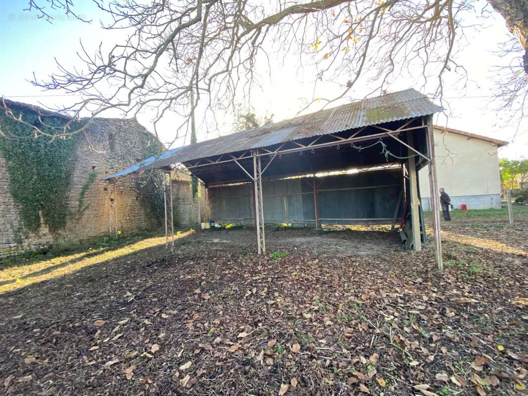 Maison à SAINT-JEAN-DE-SAUVES